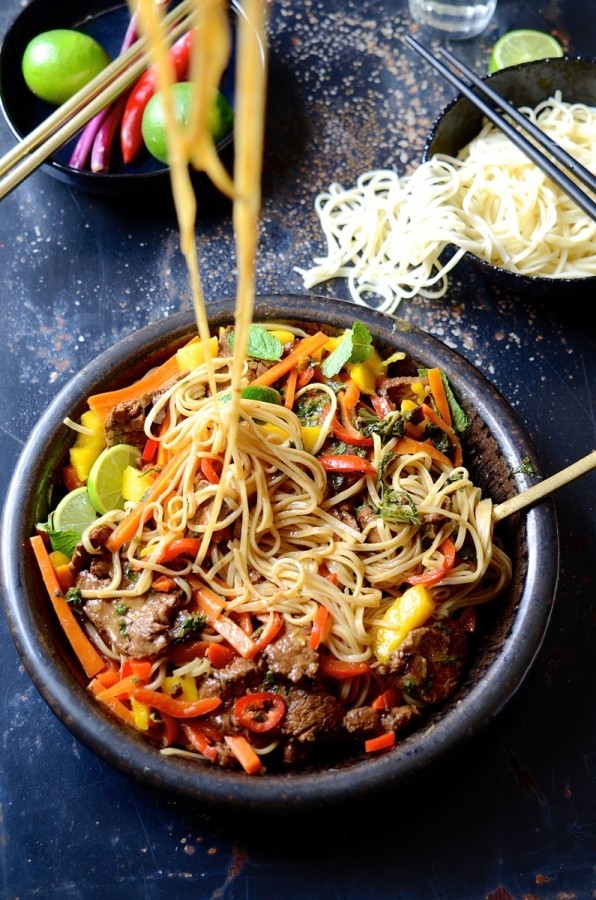 Spicy beef stir fry with sweet peppers and mango | Bibbyskitchen recipes