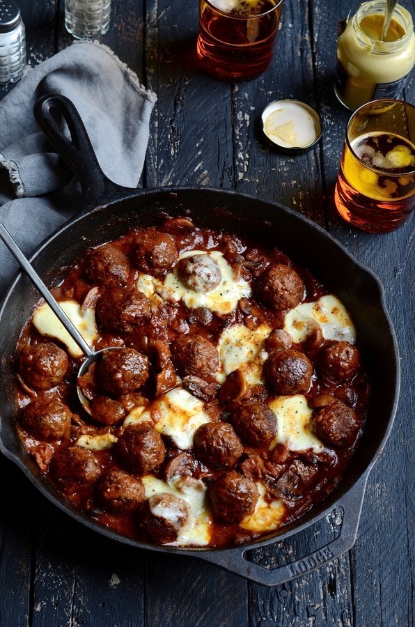 Creamy Swedish meatballs with mushrooms | Comfort food