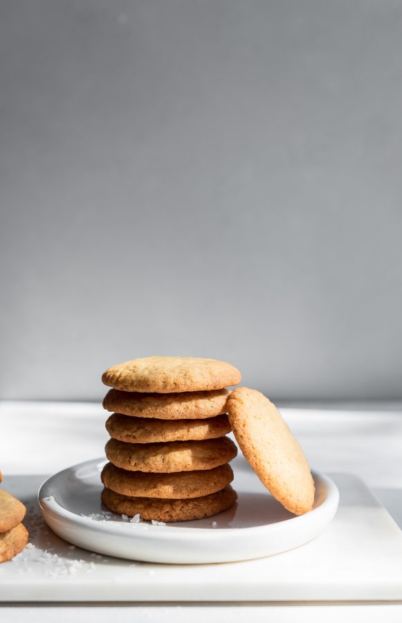 Crisp Coconut Cookies | Bibbyskitchen recipes | Baking